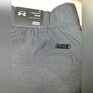 New With Tags Under Armour Navy Size 4  Performance Shorts Womens 9" Golf Shorts